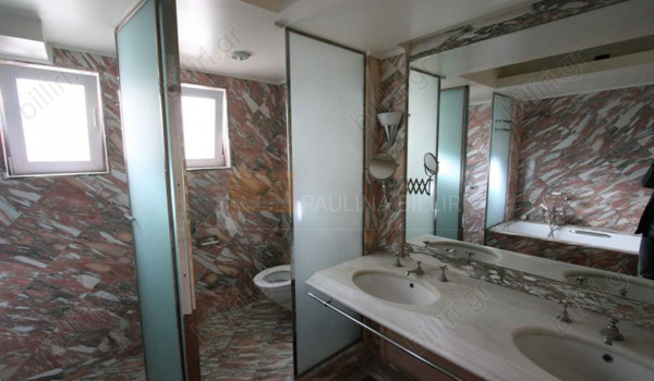 Mπάνιο - Bathroom